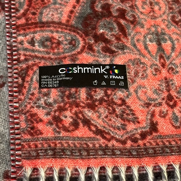 🌟HP🌟NWOT Cashmink Red & Gray Paisley Scarf V. FRAAS - Picture 10 of 13